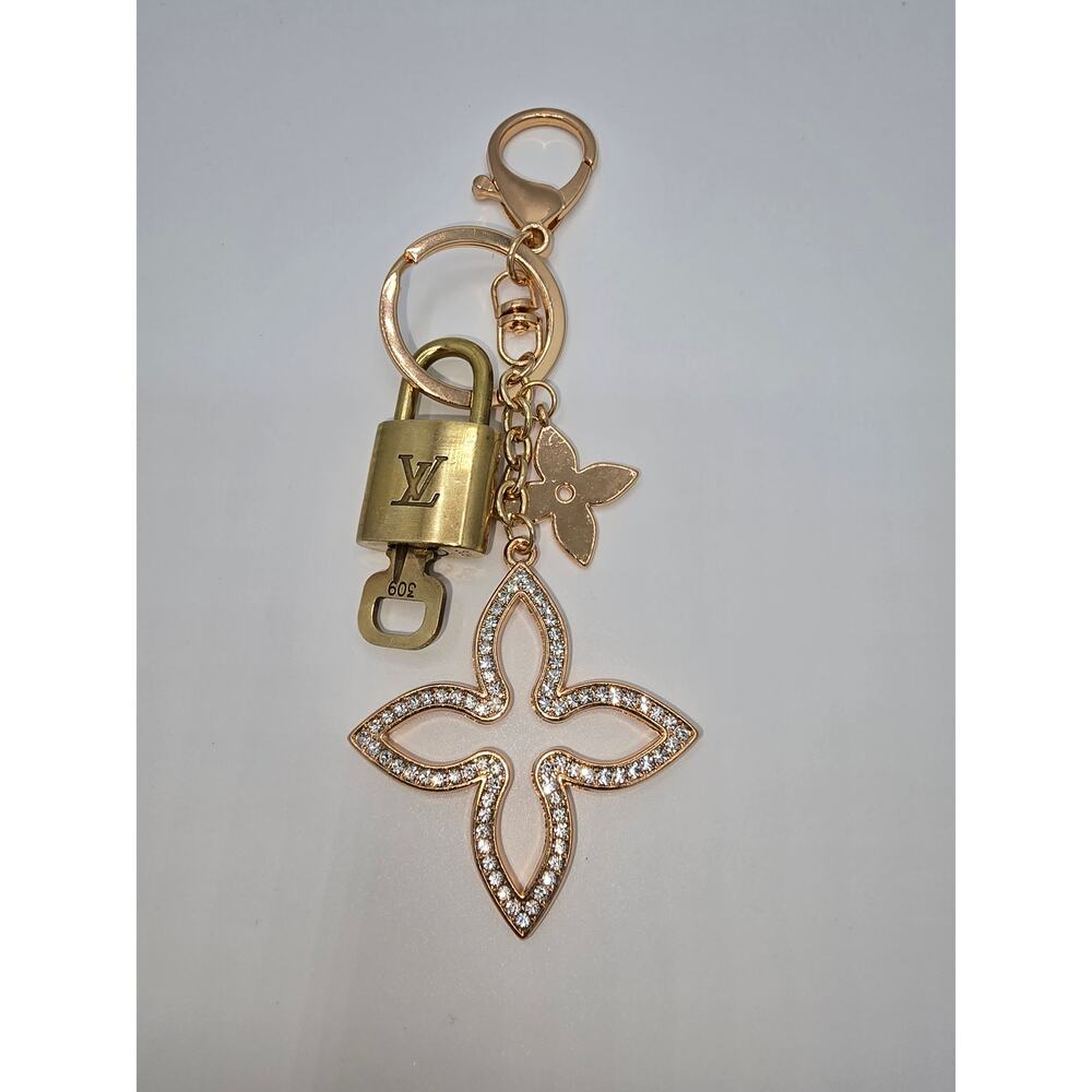 Louis Vuitton Gold Tone Lock & Key #309 (Authentic)+Unbranded Bag Charm/Keychain